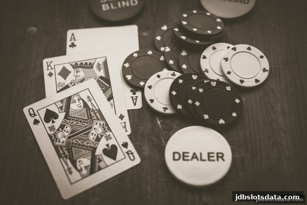 jdb电子游戏官网：真人桌游规则设计的公平基石与玩家互动策略解析