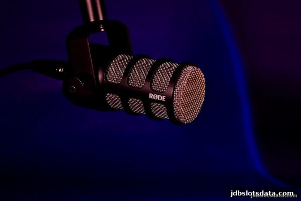 足球直播解说进阶指南：jdb电子游戏官网助你成为赛场声音大师